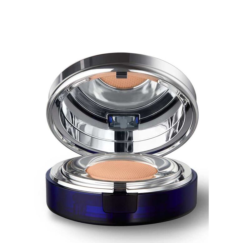 2841636006detailImage01.jpg Essence in Foundation - Creme Peche - Image 1